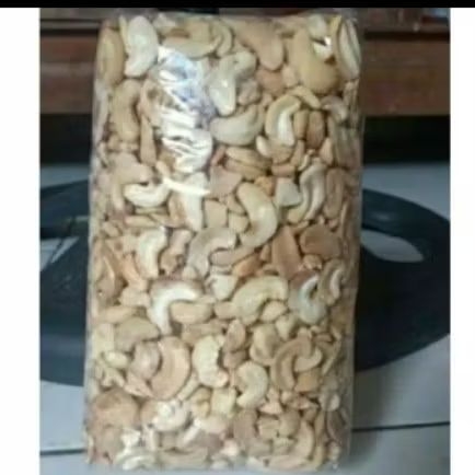 

Kacang Mete pecahan /patahan 1kg mentah