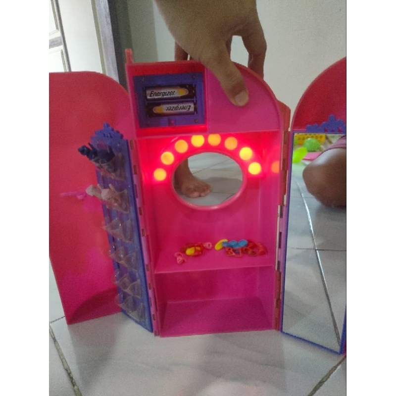lemari barbie / barbie closet (ori mattel)