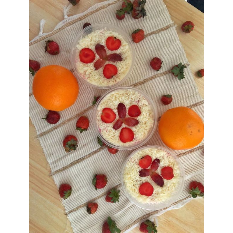

Salad Buah Segar Cup – Topping Keju & Saus Yogurt Manis (Cocok untuk Diet & Camilan Sehat)