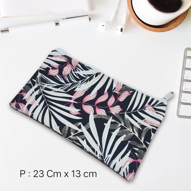 

Dompet Besar Tempat Pensil Jumbo Souvenir Pernikahan Murah