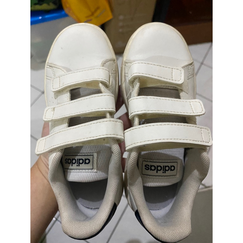PRELOVED SEPATU ANAK ADIDAS