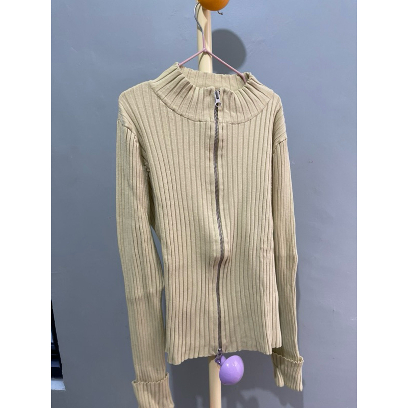 Moussy Atasan Wanita