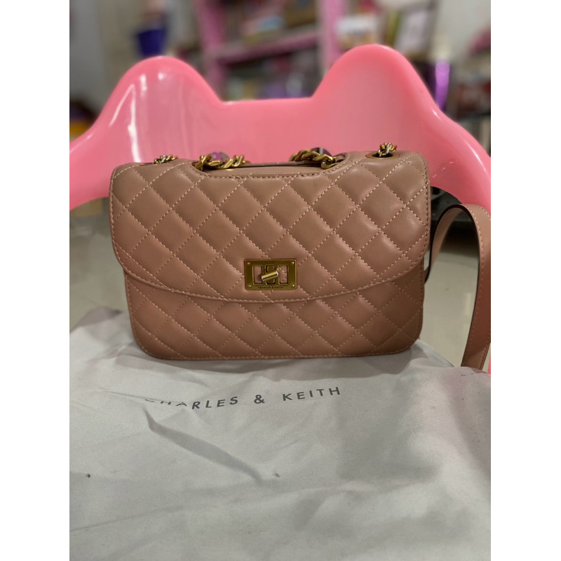 Preloved tas charles & keith 100% original