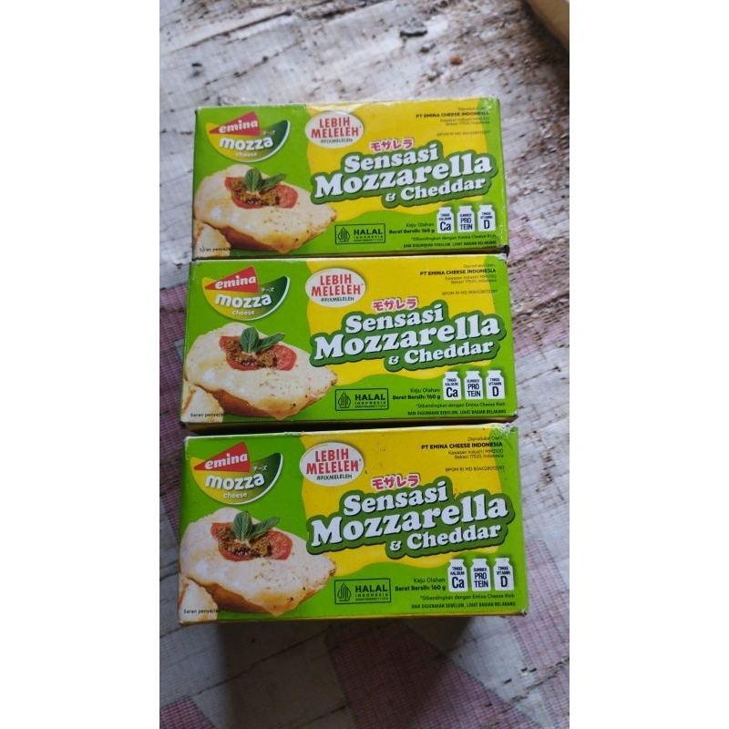 

keju emina mozarella + cheddar