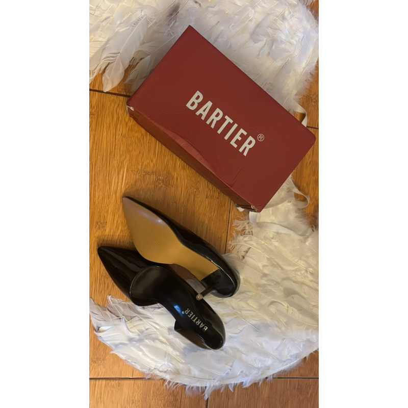 CO bartier heels pumps