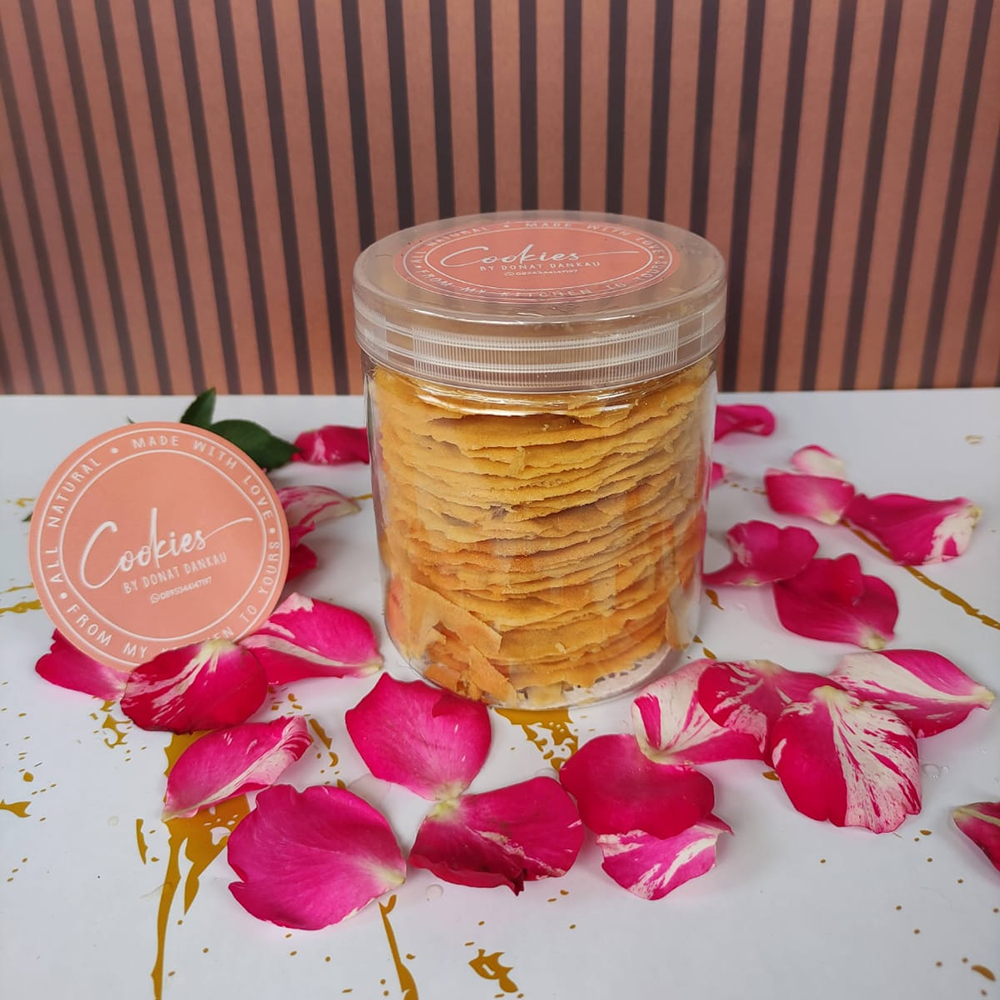 

Almond Crispy Toples 600ml - Kue Kering Renyah Bertabur Almond