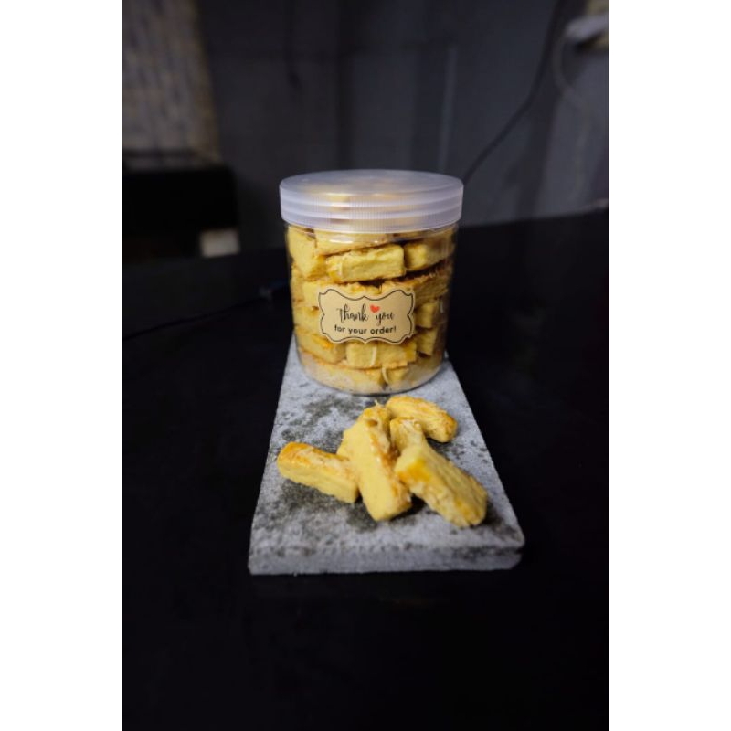 

Kue Kastengel Homemade Premium - Renyah Gurih Keju Asli - Isi Toples 600gr 300gr