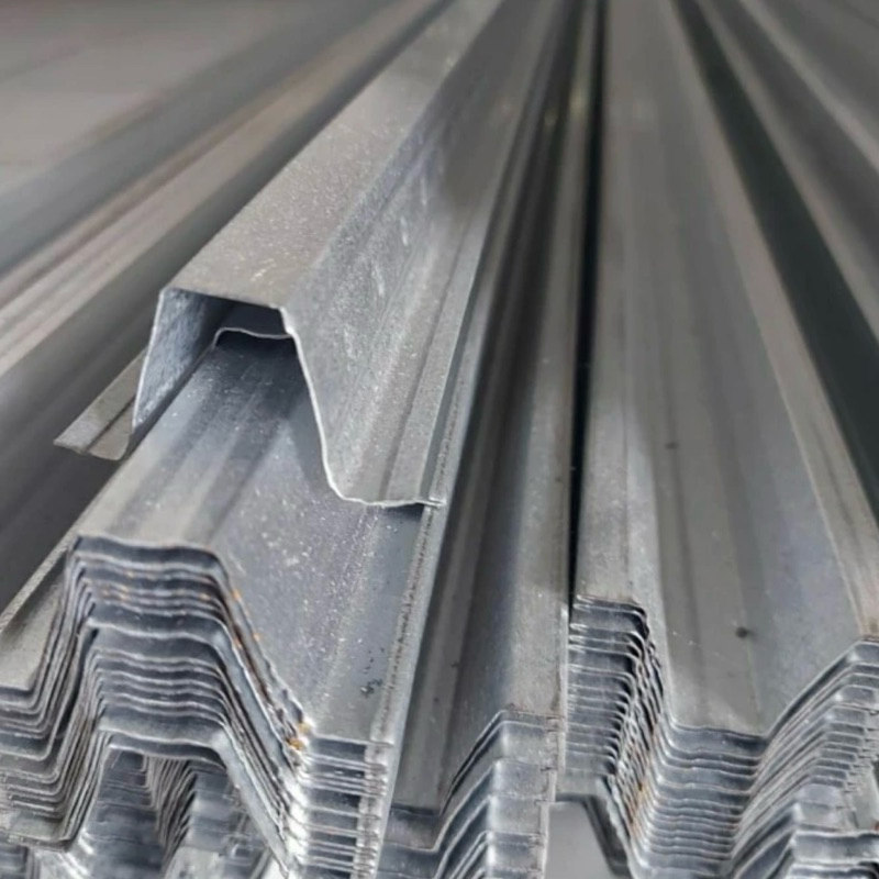 Reng Baja Ringan Tebal 0.45 mm Panjang 6 meter Baja Ringan Kanopi Atap