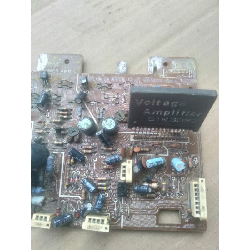 voltage amplifier STK 3082 masih nempel pcb