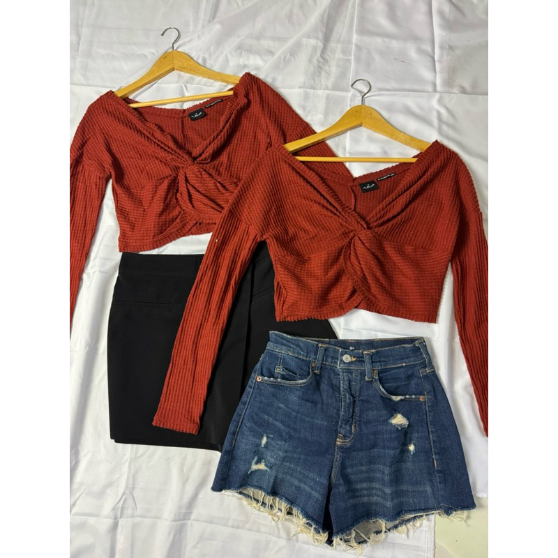 Crop Top Urban Outfitters Waffle Knit - Branded Sisa Ekspor - Crop Top Wanita Lengan Panjang Twist D