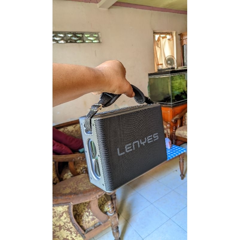 Lenyes S861 Speaker Bluetooth Karaoke 2 Mic Wireless Light Rgb