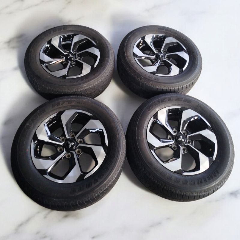 velg pajero Dakar 2024 R18 original + ban