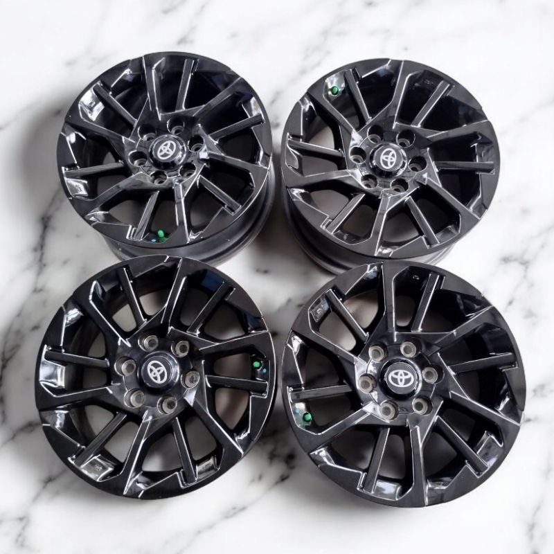 velg fortuner GR R18 original.