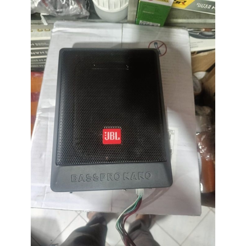 Subwoofer Kolong JBL BASSPRO bekas mulus