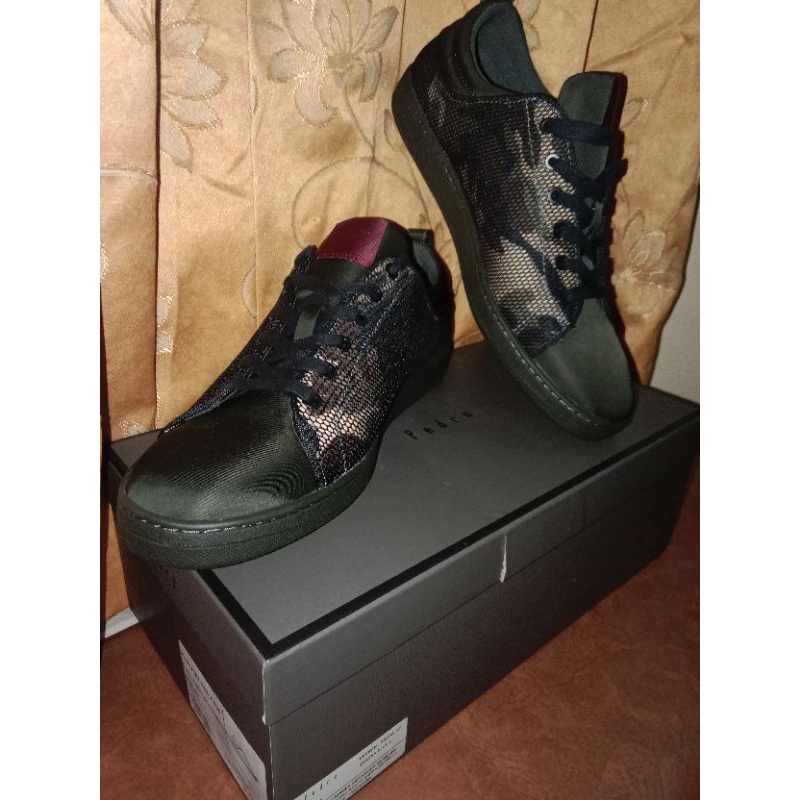 sepatu pedro casual army look