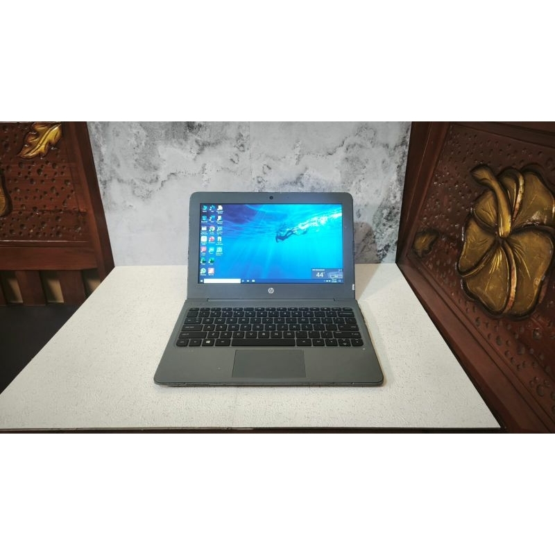 Notebook HP Stream 11pro Ram 4gb emmc 64gb intel Celeron Siap pakai Diobrall