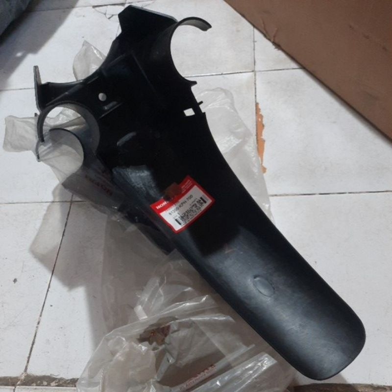 61200 KPH 700 SPAKBOR DEPAN SUPRA X125 LAMA BAGIAN B ORIGINAL AHM