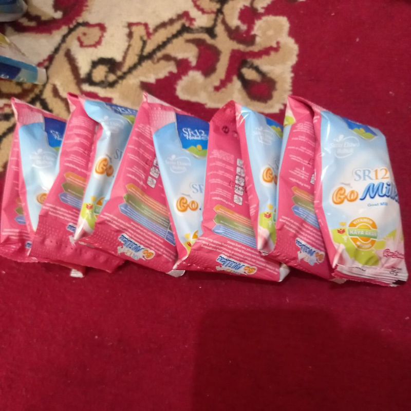 

Gomilku Stroberry Sachet 1 Renceng