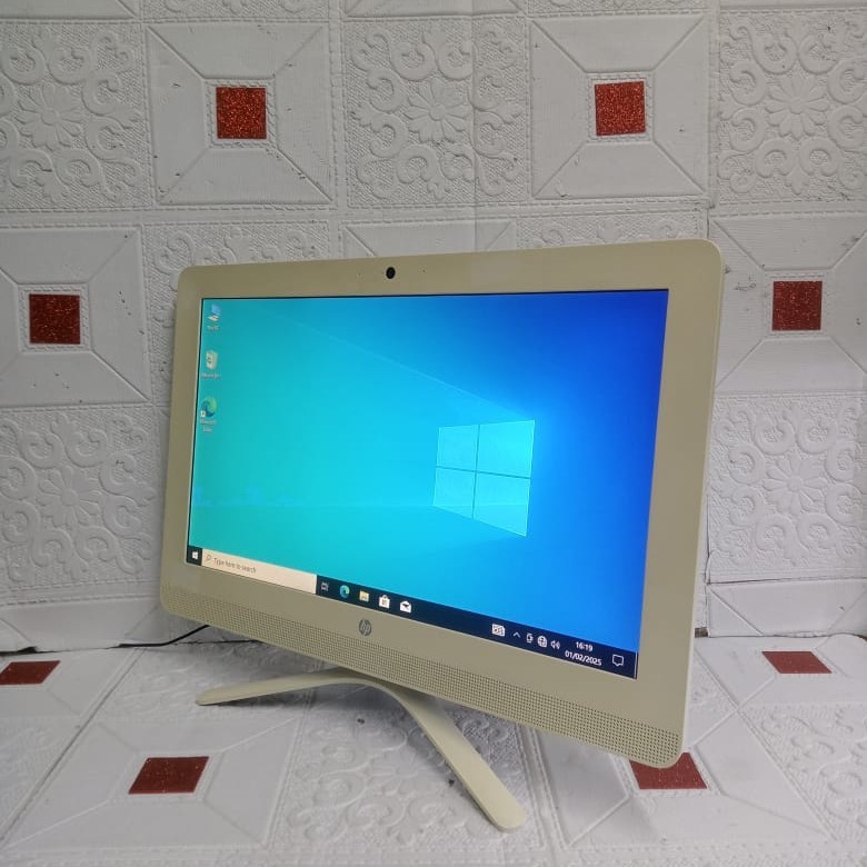 PC ALL IN ONE HP.CORE I5 7200U.RAM 8 GB.SSD 256 GB.MULUS