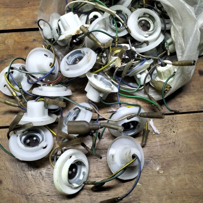 fitting lampu depan honda cb100 cb125 gl100 gl125 xl100 s90 s90z benly s110