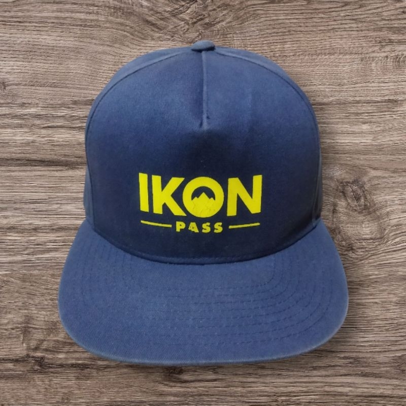 Topi classic yupoong