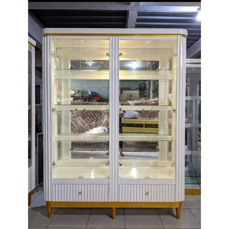 Lemari hias/Lemari kaca trendy/pakai lampu