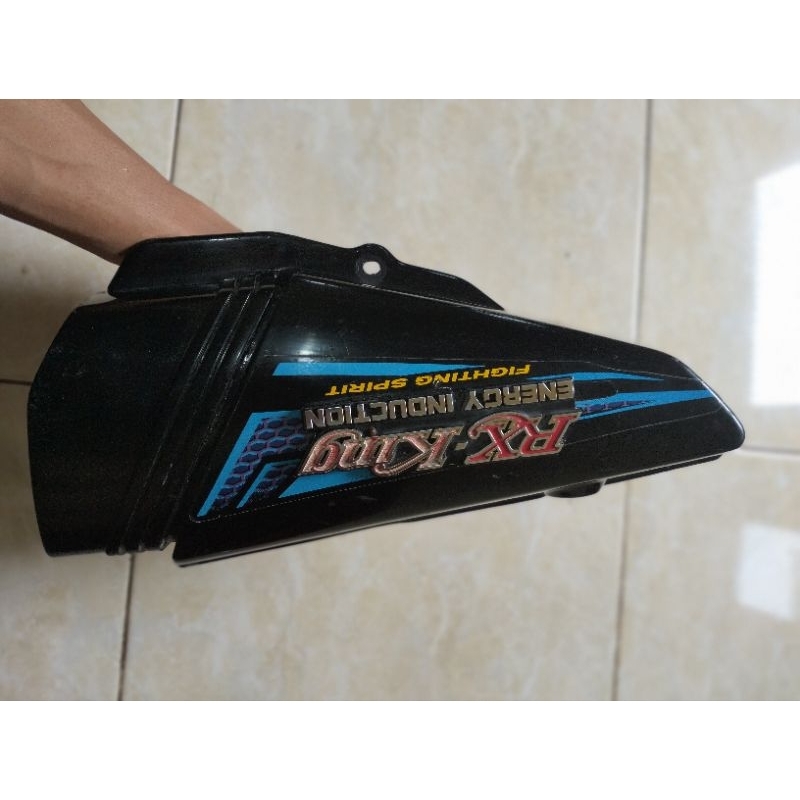 COVER BOX AKI YAMAHA RX KING TAHUN 2004 SEBELAH KANAN ORIGINAL