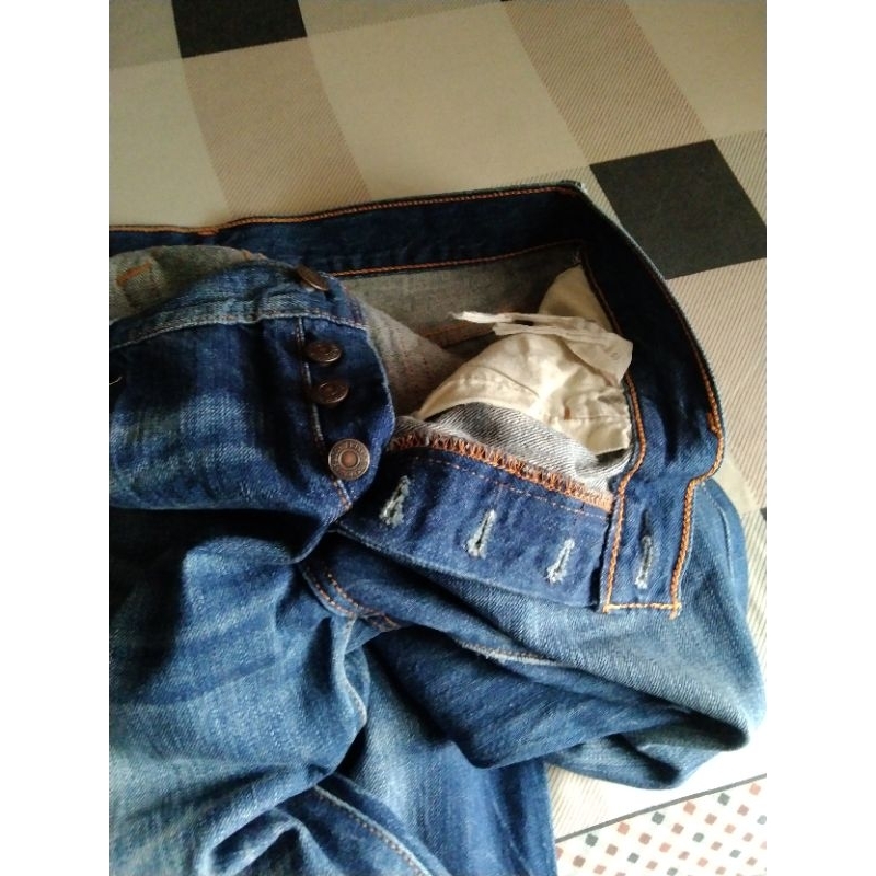 celana jeans Levis size 32 second