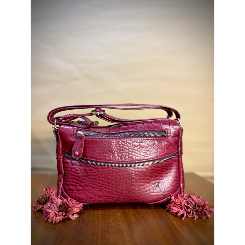 Tas Wanita Merah Kulit Sapi Asli