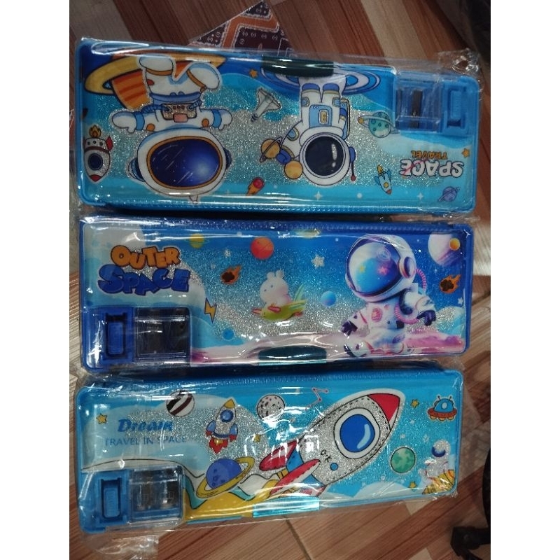 

Tempat Pensil / Kotak Pensil Magnet