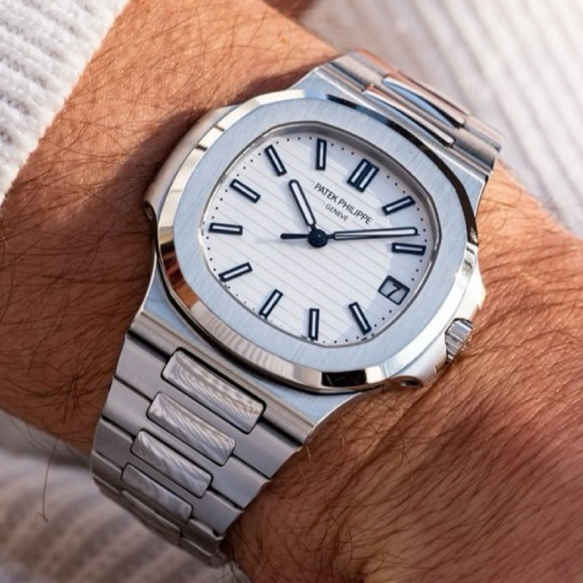 JAM TANGAN PRIA/COWOK PATEK PHILIPPE 5711 SILVER WHITE AUTOMATIC SWISS CLONE 40mm #Jamtanganpria #Ja