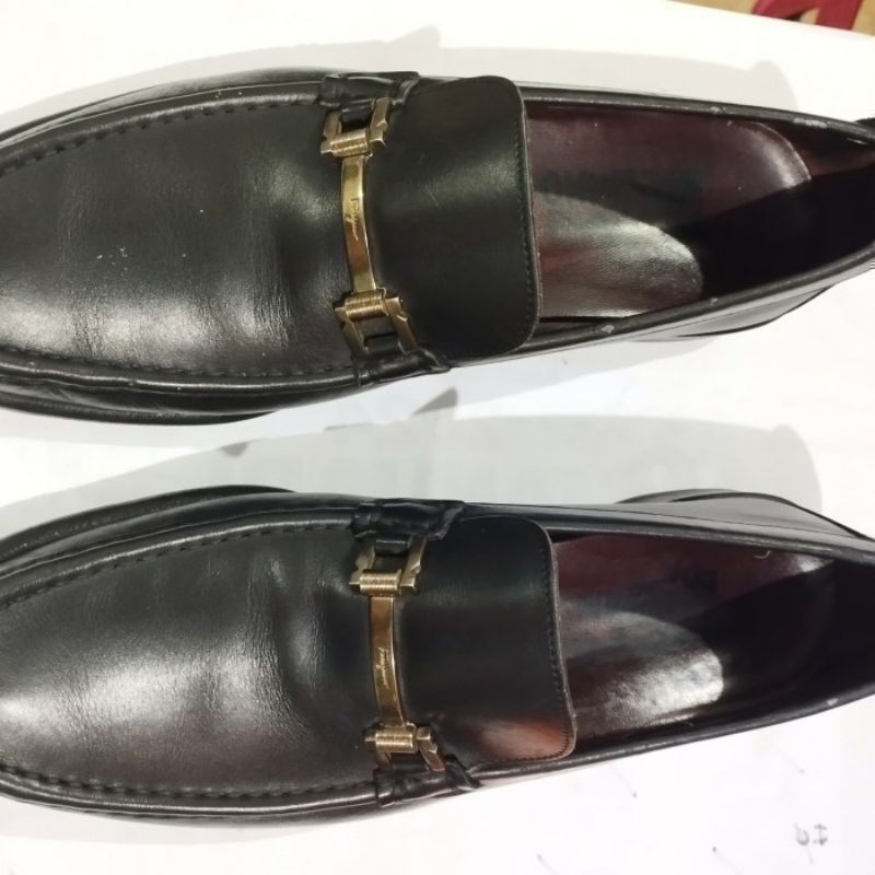 sepatu pria Salvatore ferragamo original size 9 / 42