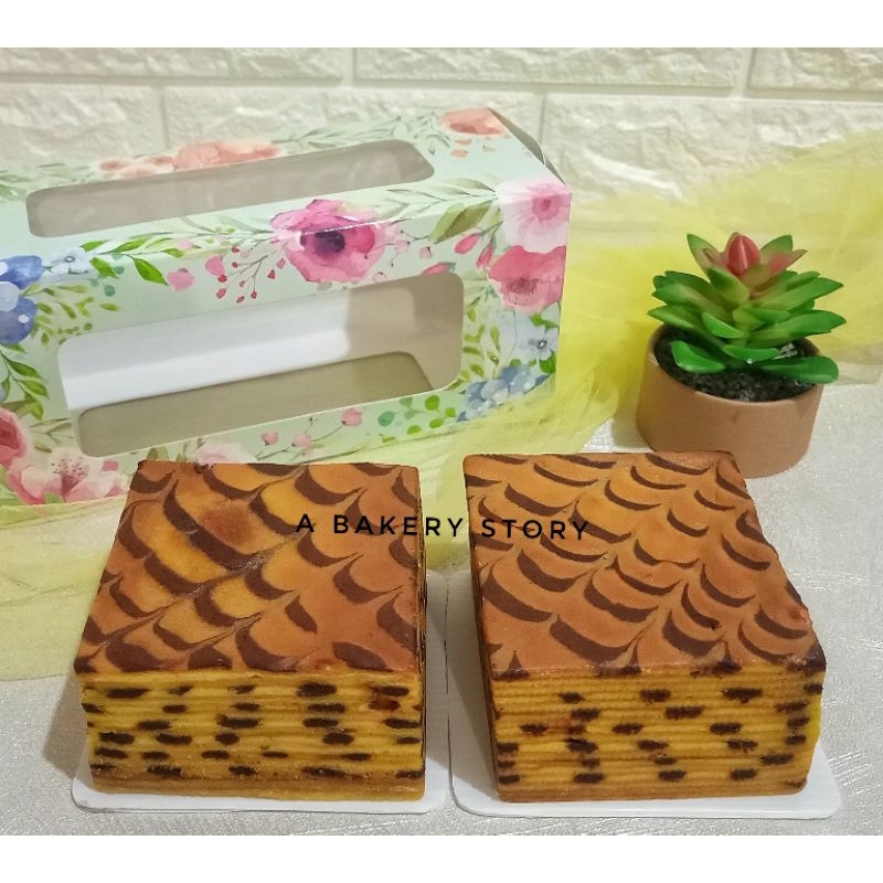 

Lapis Legit Mini - Bintik cokelat, Prunes, Keju