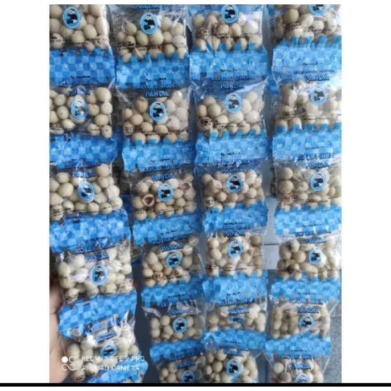 

Kacang atom Panda renceng isi 10