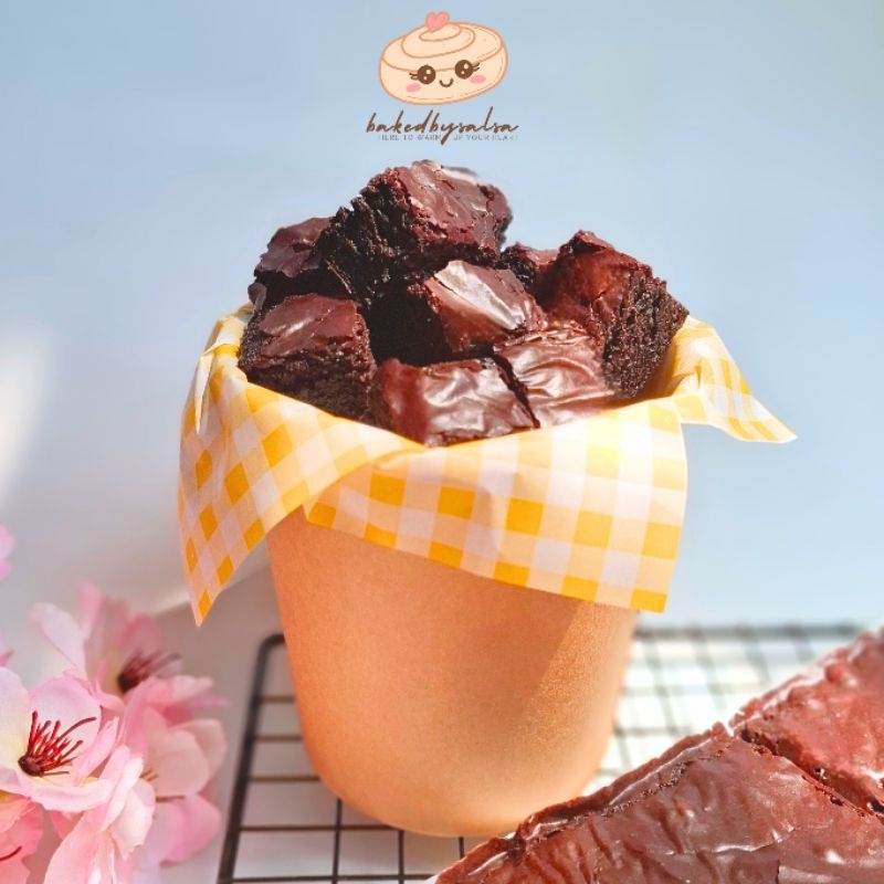 

FUDGY BROWNIES BAKEDBYSALSA