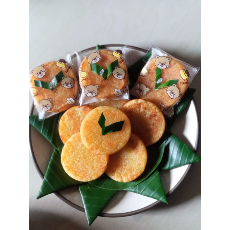 

wingko/jajanan/tradisional/oleh oleh/semarang isi 10pcs