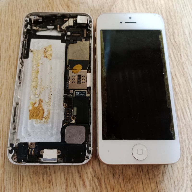 Mesin Iphone 5 /5G jual 2 unit 32gb normal murah /baca deskripsi