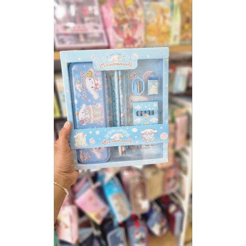 

Peralatan Sekolah One Set Sanrio Character / peralatan tulis satu set lengkap