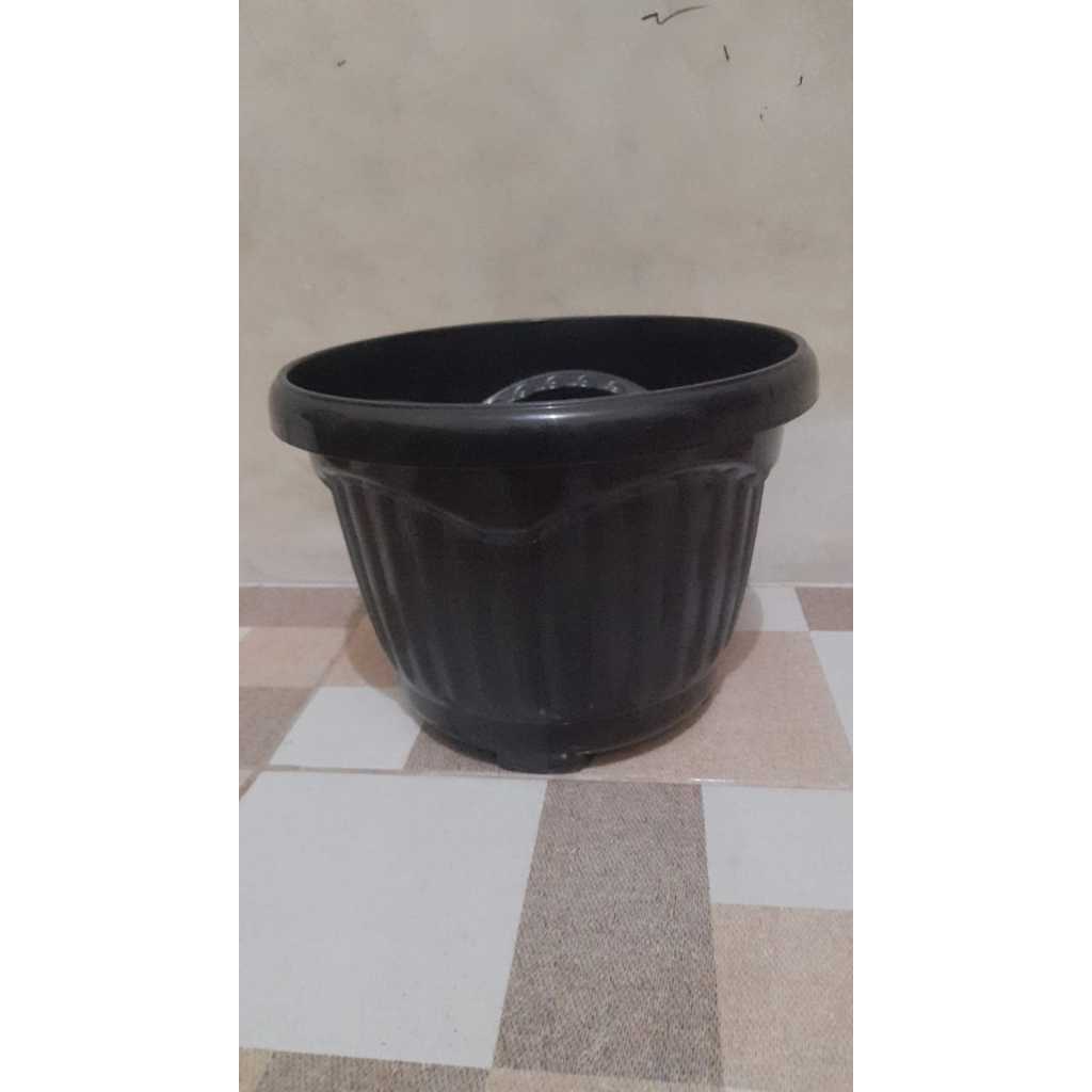 PROMO Pot Shallom Mio 30 Hitam Pot Bunga Plastik Tebal Murah model l Belimbing 30 cm Putih Hitam Sel