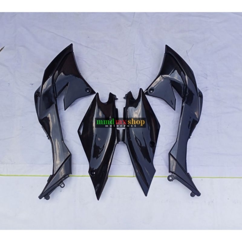 Body set Dtracker new Cover tangki Sayap depan dan Cover body Klx Dtracker new se