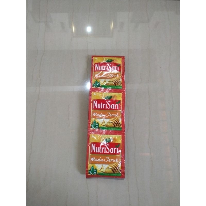 

NUTRISARI MADU JERUK - 1 RENTENG ISI 10 SACHET