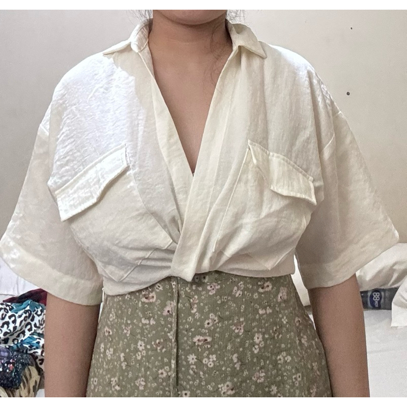 Preloved HnM crop white shirt | kemeja putih crop
