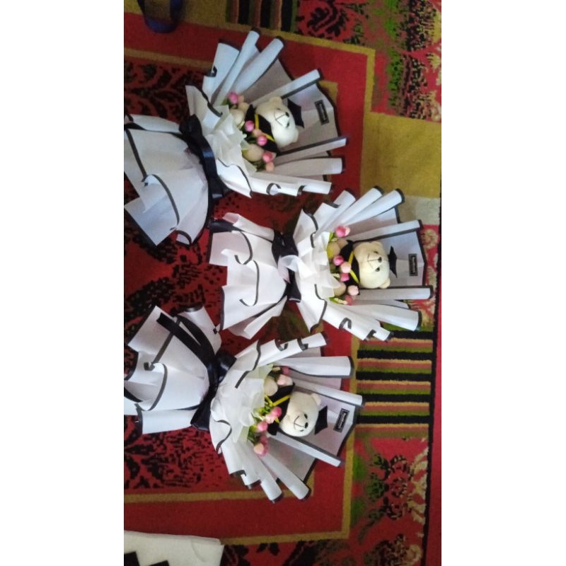 Buket boneka + bunga kecil