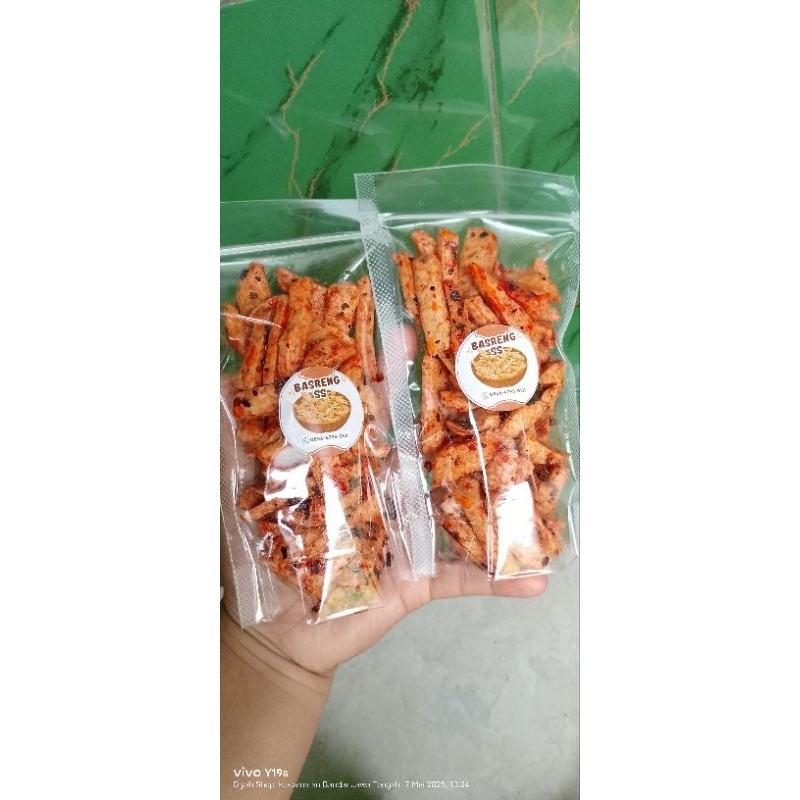 

kripik basreng pedas daun jeruk kemasan 70gr