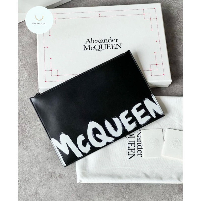 Alexander Mcqueen Logo Graffiti Clutch Black