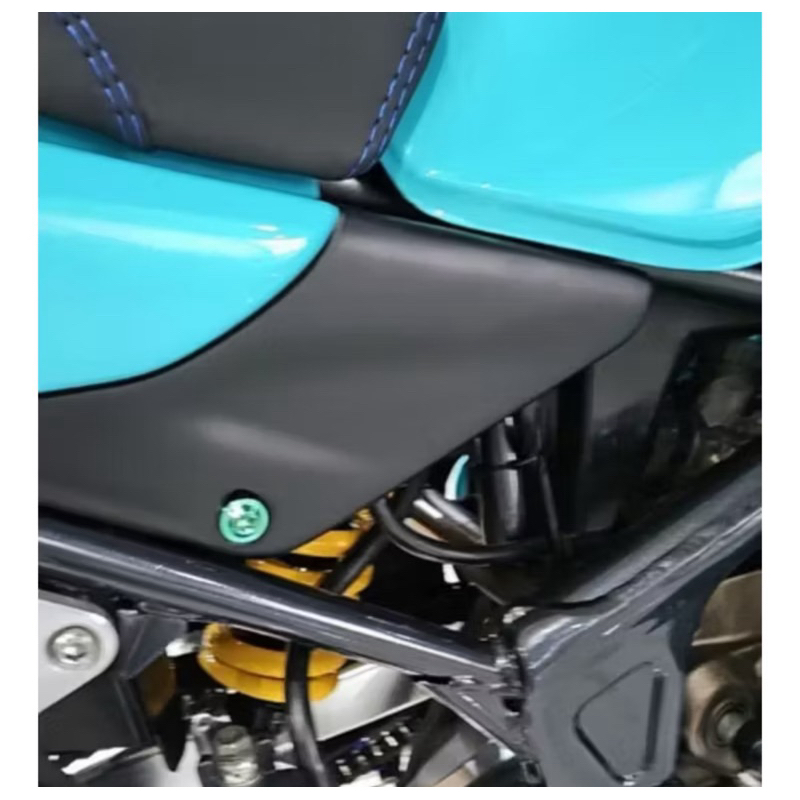 sambungan body ninja rr old carbon tutup aki 150rr