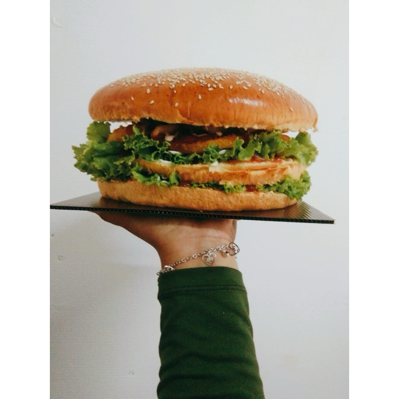 

Burger Barong / Burger Raksasa Ayam ukuran 22cm