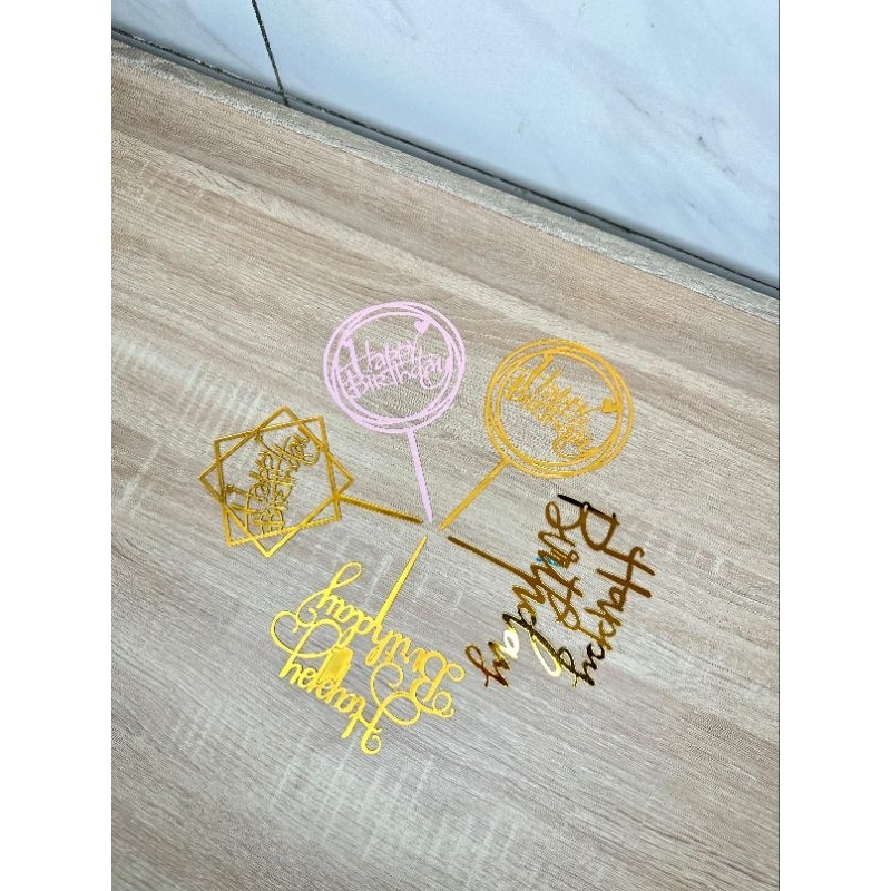 Toper kue ulang tahun