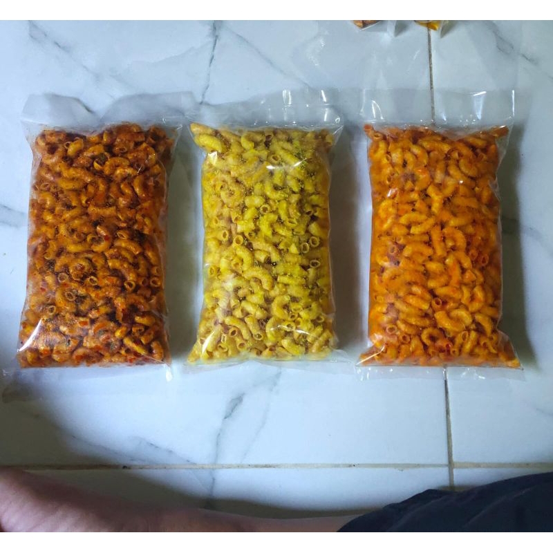 

Makaroni Bantet 250gr (Pedas daun jeruk, Jagung manis, Balado)