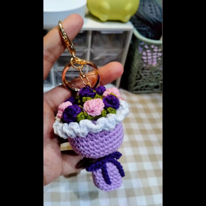 Mini bucket flower crochet keychain